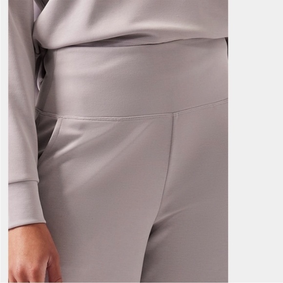 Athleta Seasoft Wide Leg Cropped Pants Size Large - Picture 3 of 16